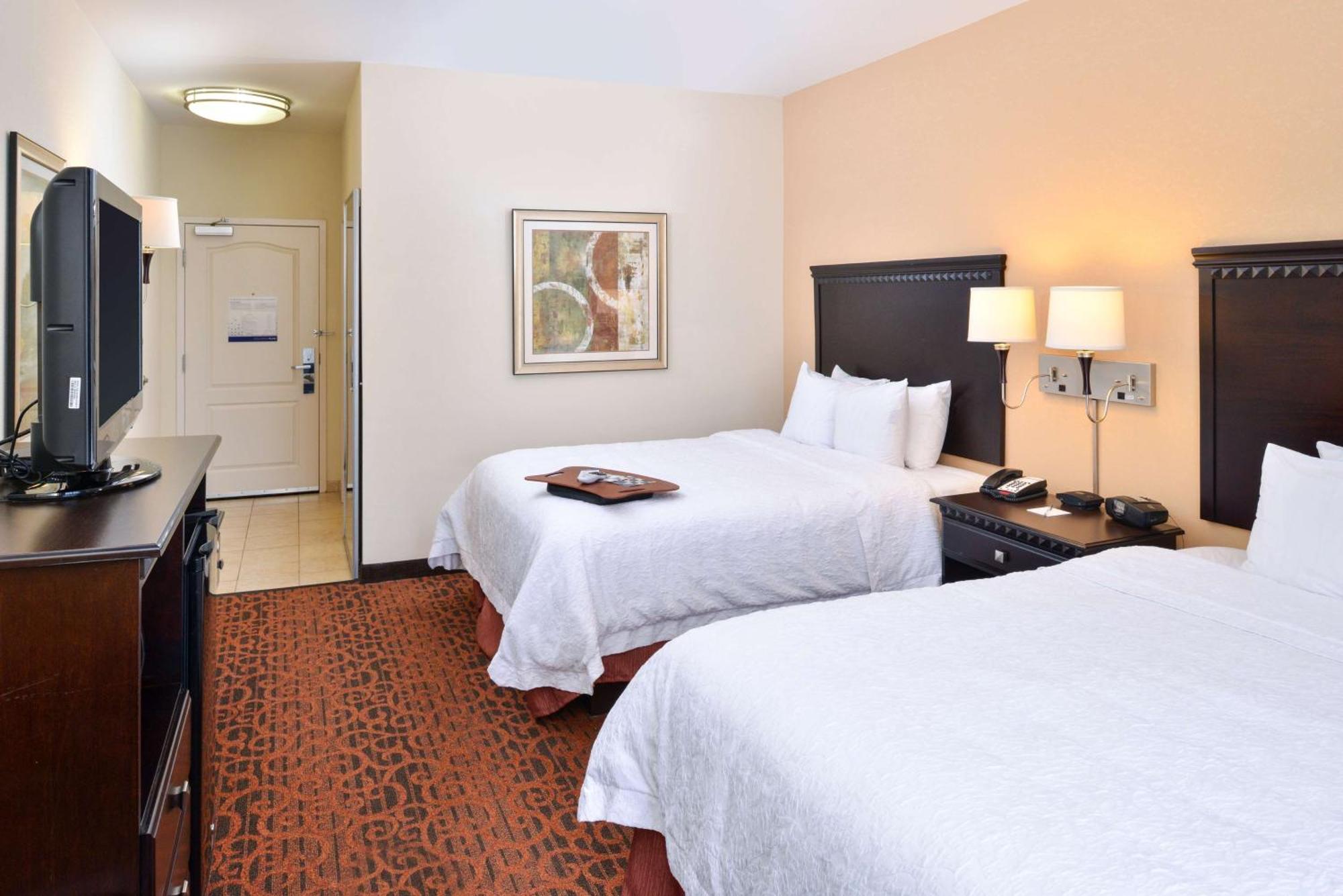 Hampton Inn פקוס מראה חיצוני תמונה