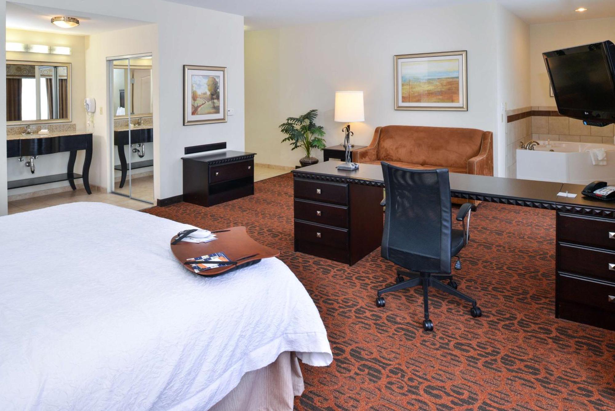 Hampton Inn פקוס מראה חיצוני תמונה