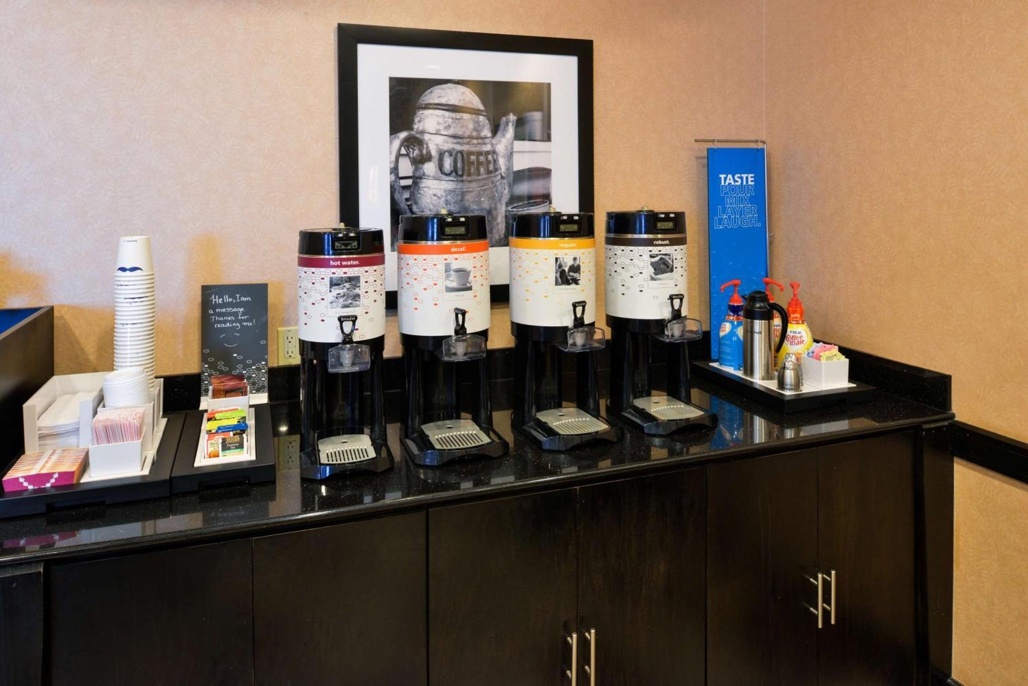 Hampton Inn פקוס מראה חיצוני תמונה