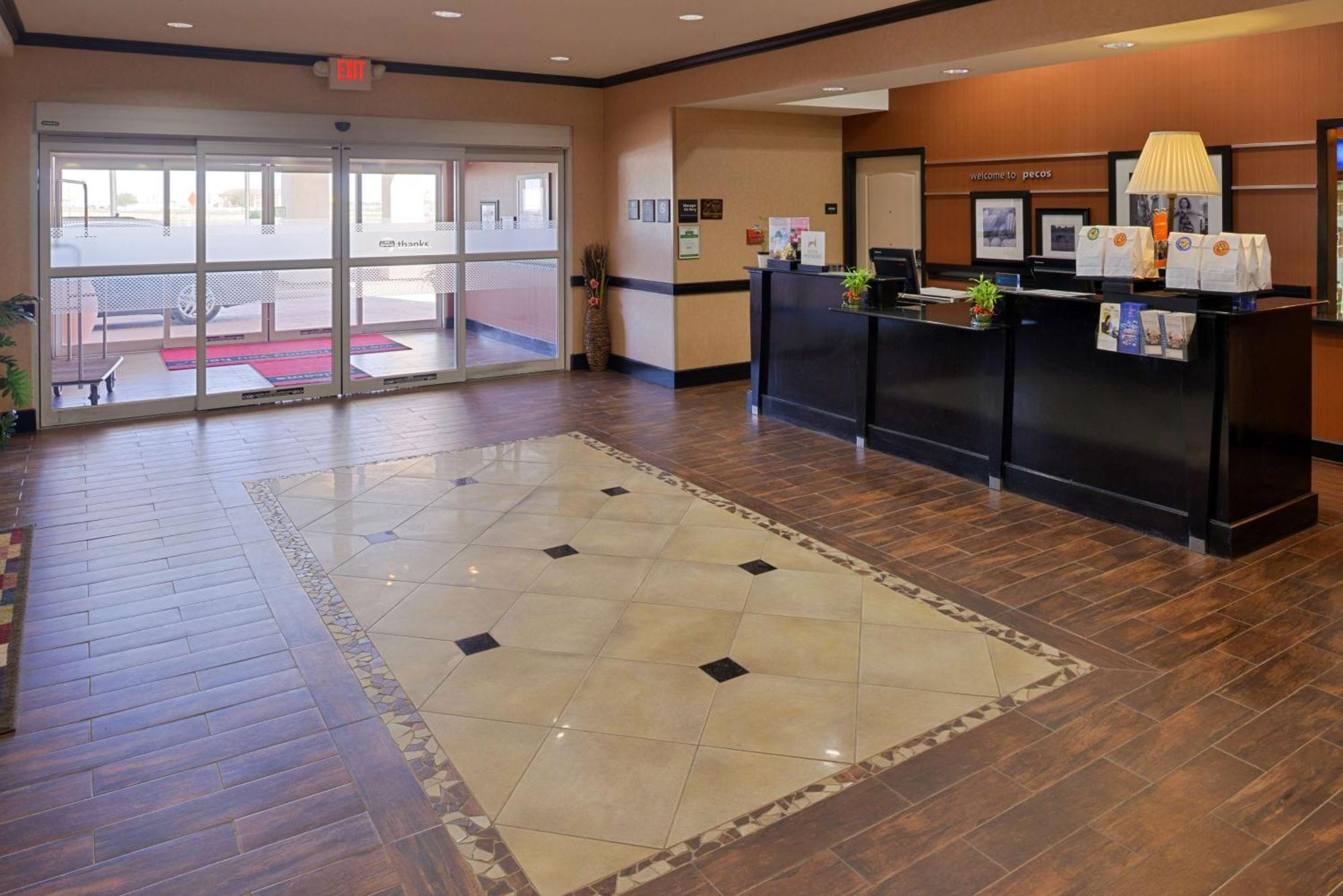 Hampton Inn פקוס מראה חיצוני תמונה